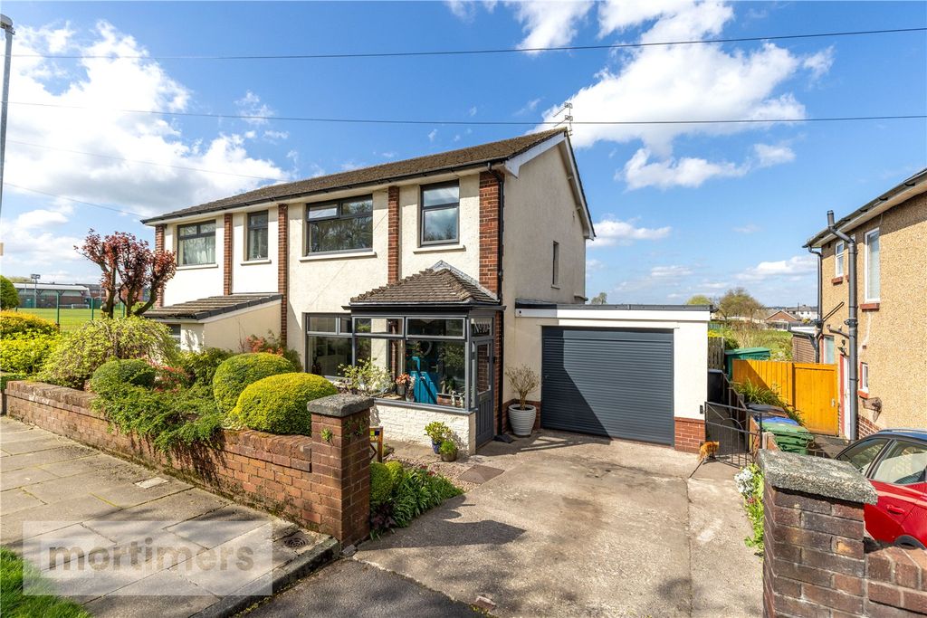 Property photo 1 of 32 Front External