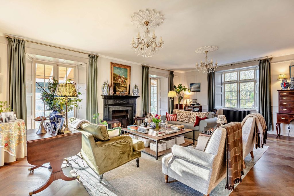 Property photo 3 of 31 Drawing Room