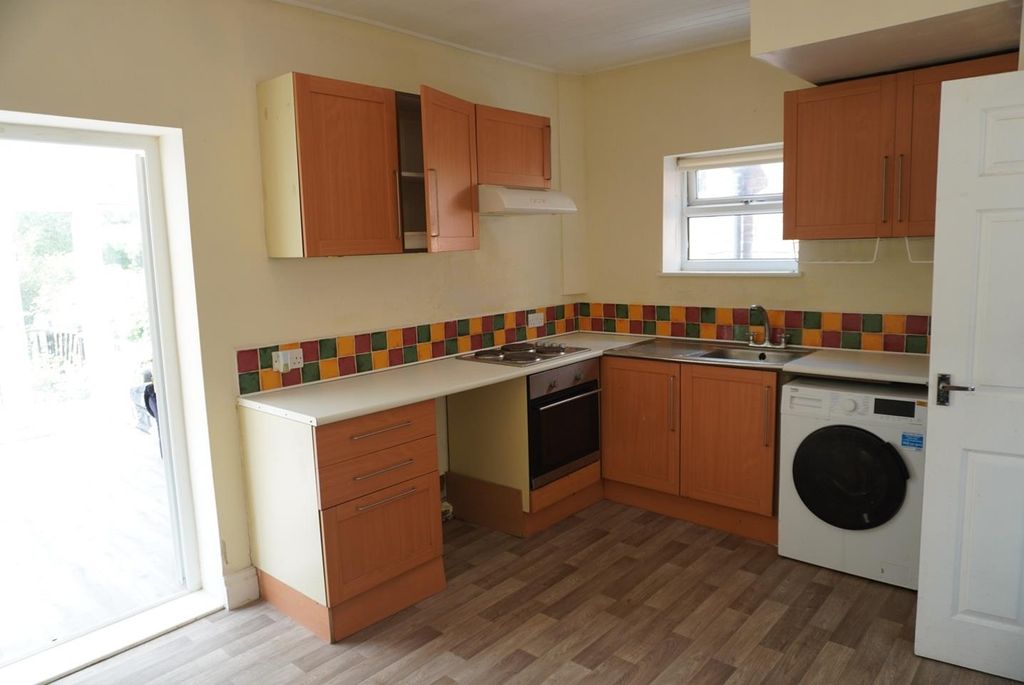 Property photo 2 of 7 O_1Iq1c5Lpt1v3c91H1Frff8064P4.Jpg