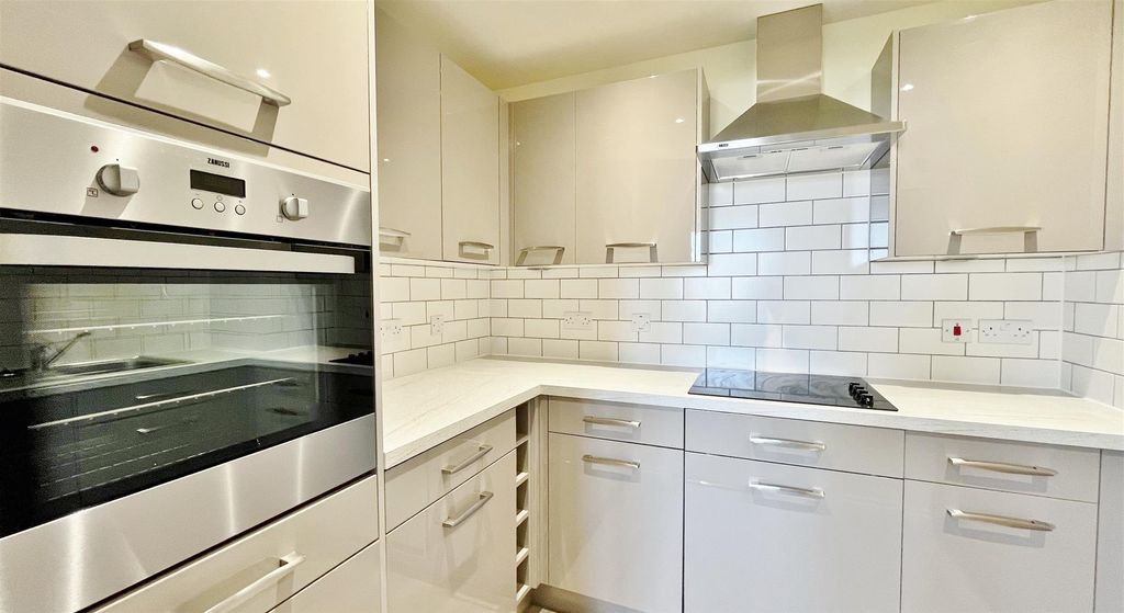 Property photo 2 of 16 Kitchen