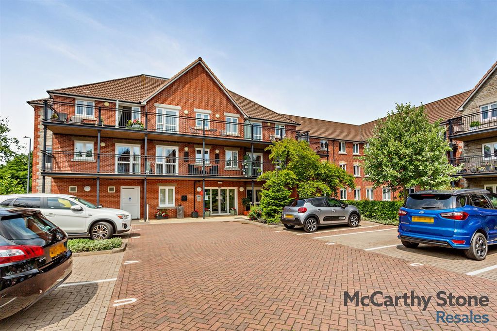 Property photo 1 of 19 Coopers Court