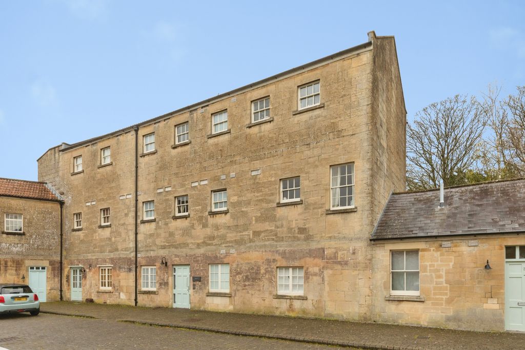 Property photo 1 of 20