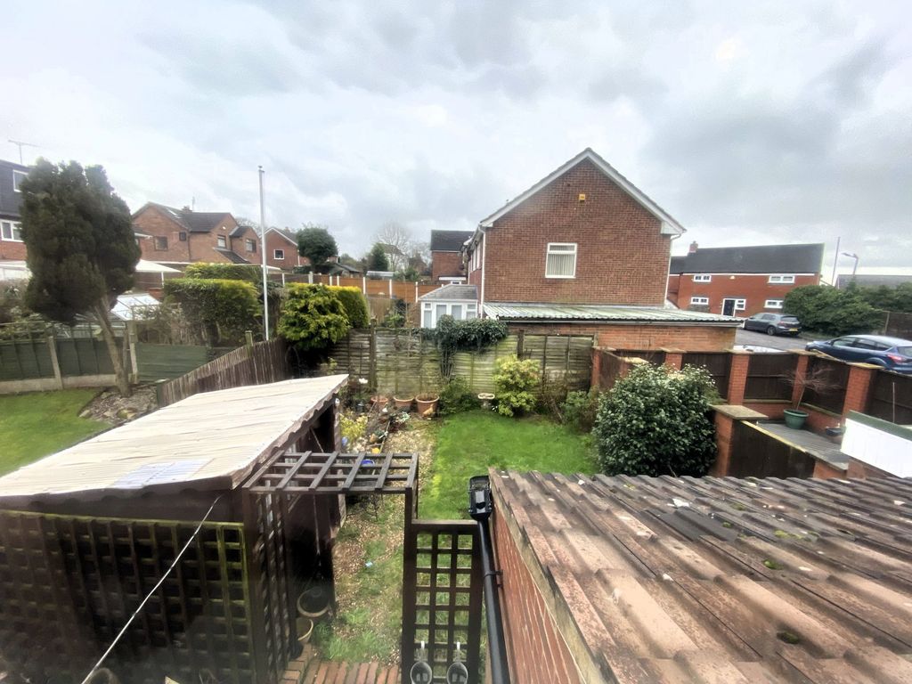 Property photo 2 of 31