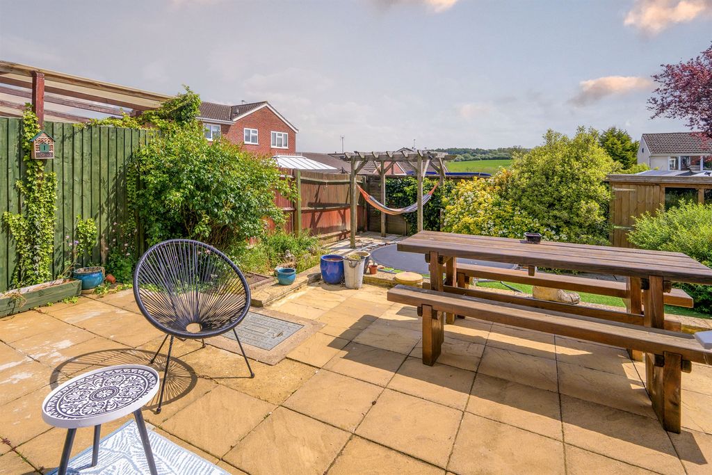 Property photo 2 of 11