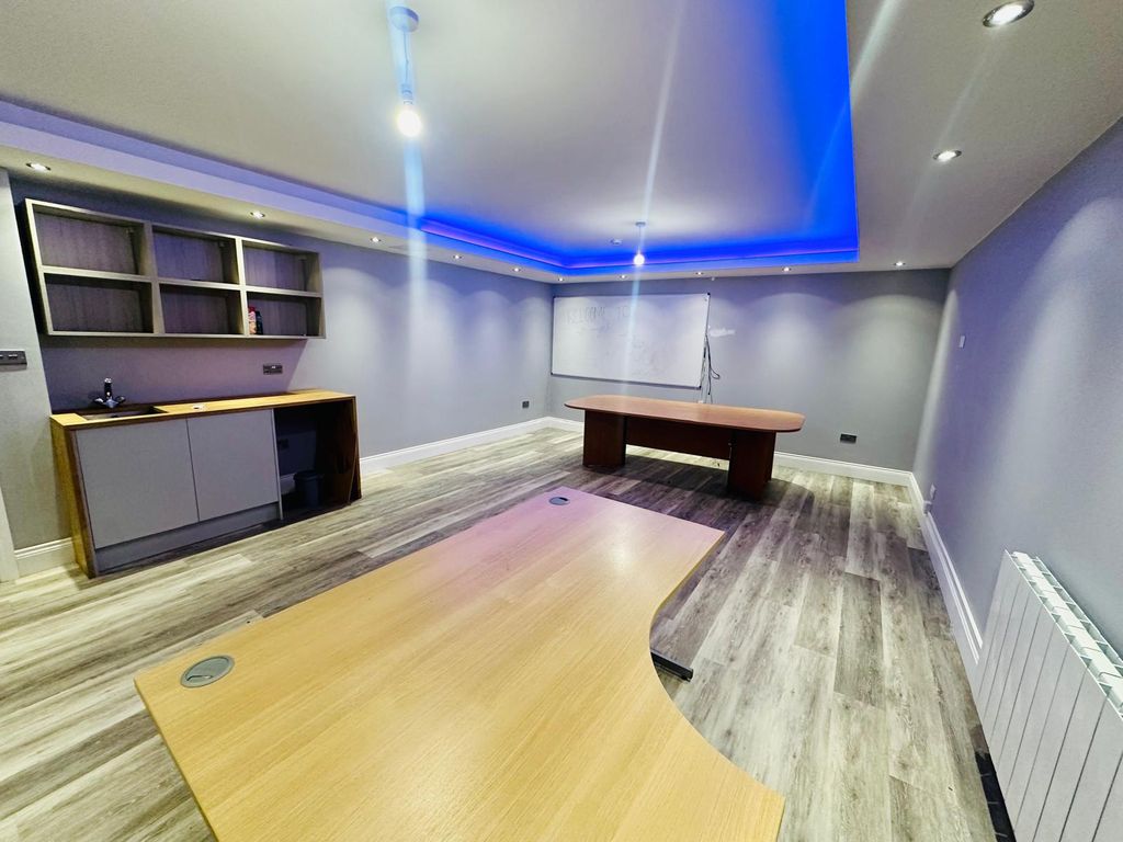 Property photo 2 of 6 Gallery