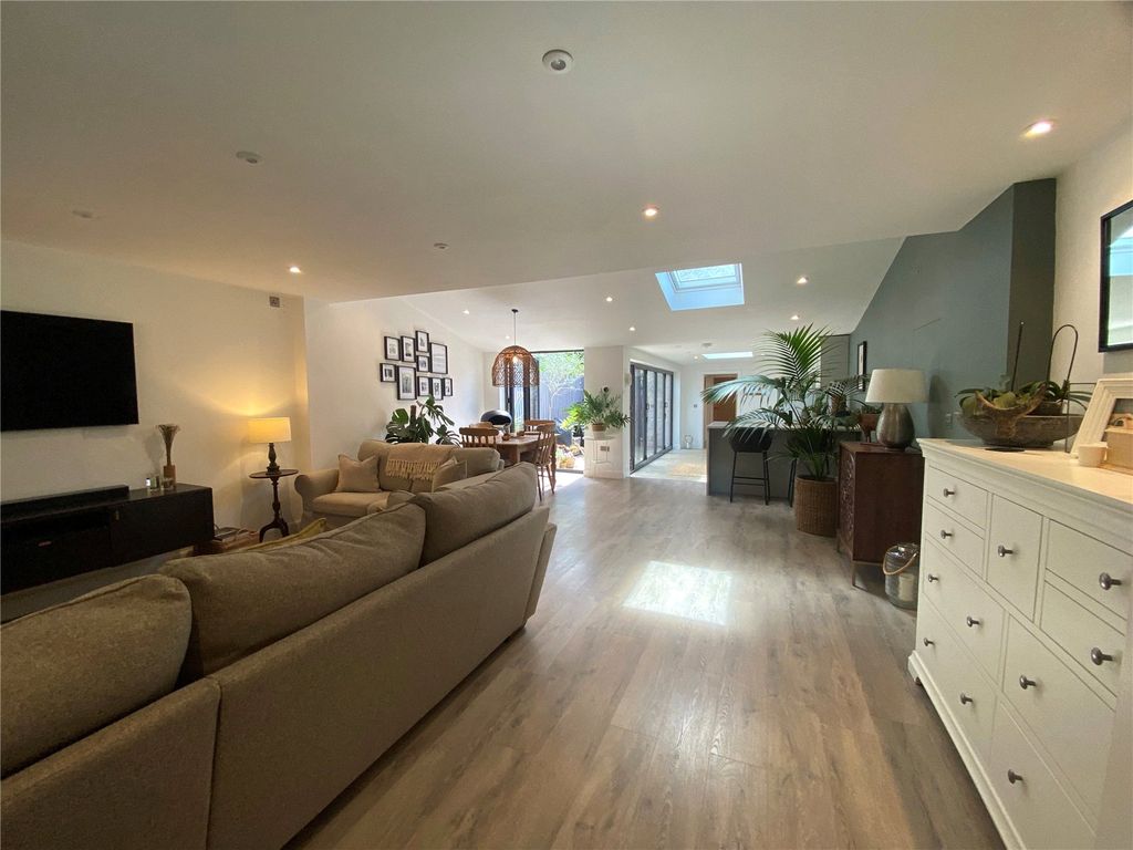 Property photo 2 of 35 Picture No. 27