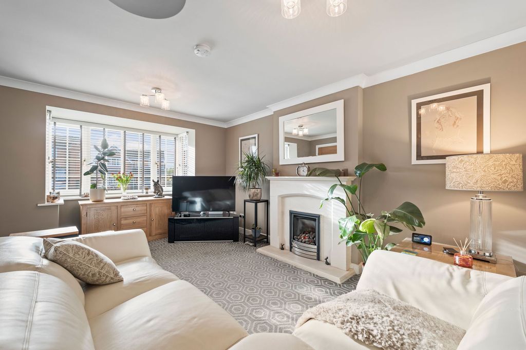 Property photo 2 of 35