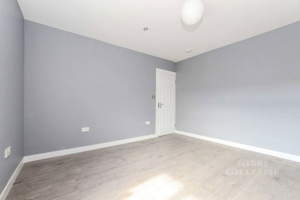 Property photo 2 of 8 Pbox-Img.Jpg