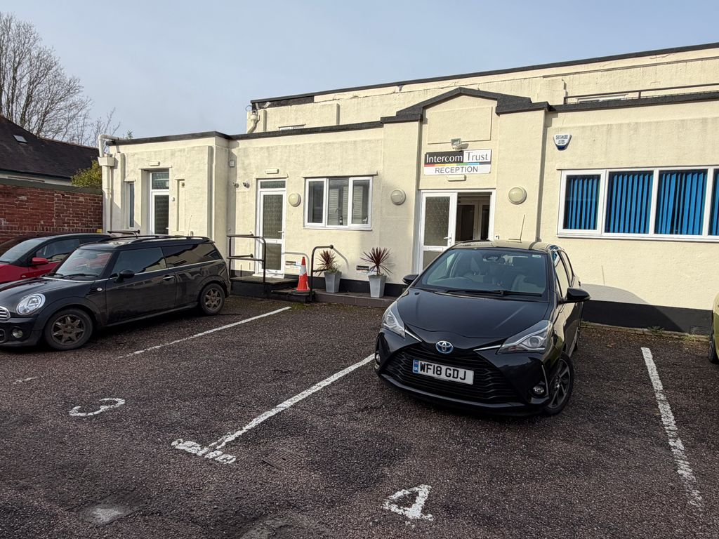 Property photo 1 of 3