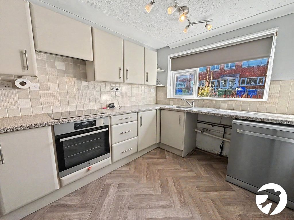 Property photo 2 of 17 Picture No. 09