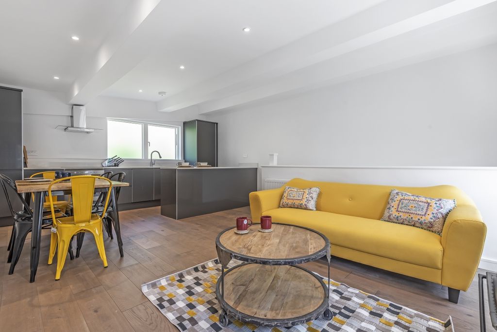 Property photo 1 of 5 483831 (2)