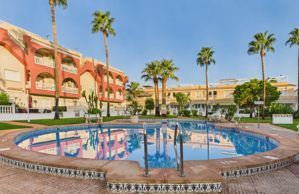 Property photo 1 of 39