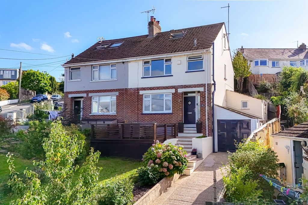 Property photo 1 of 33