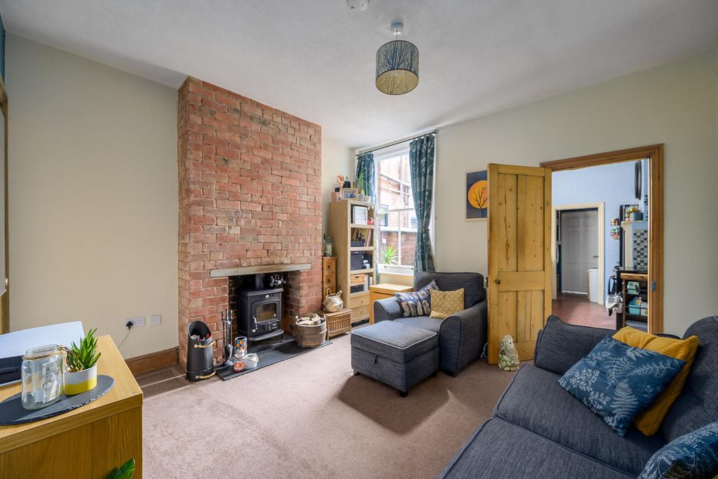 Property photo 3 of 18 Living Room