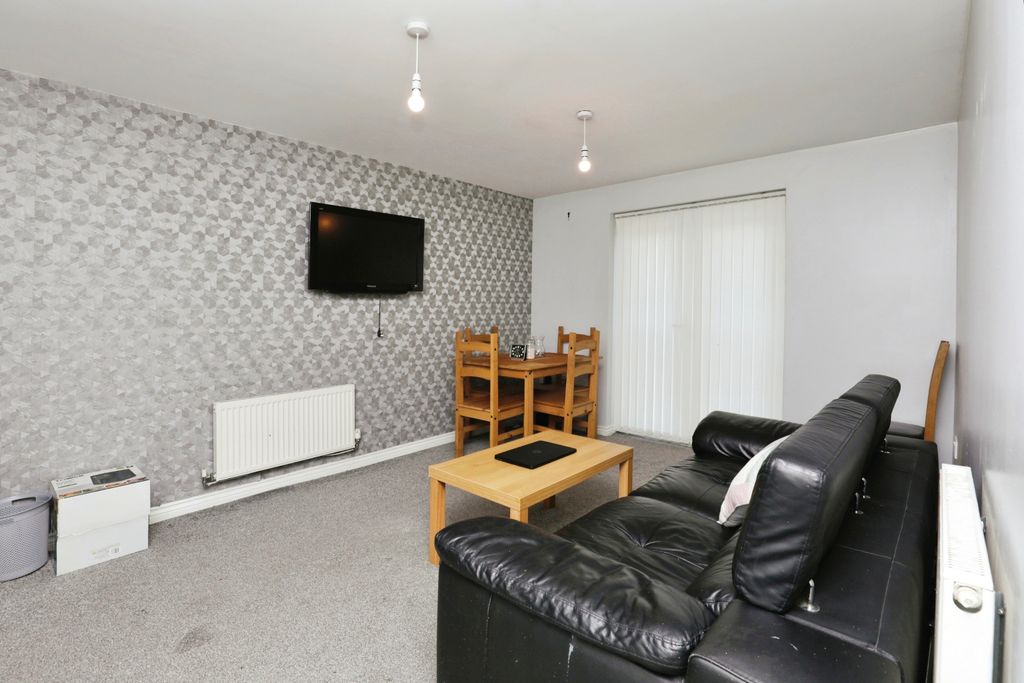 Property photo 3 of 14