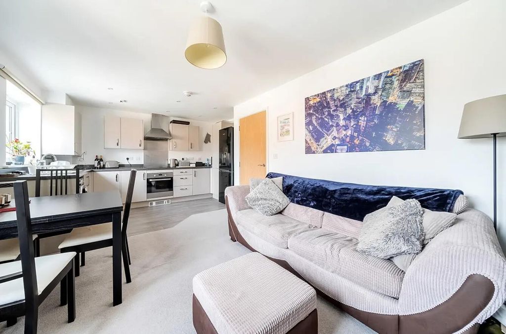 Property photo 2 of 10 Kitchen Living Room Photo No.2.Jpg