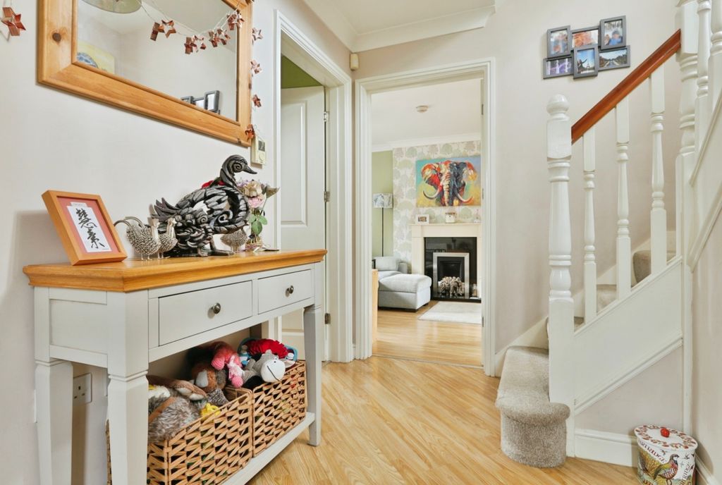 Property photo 2 of 14 4043425