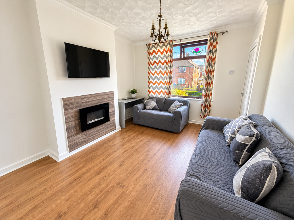 Property photo 3 of 13 Lounge