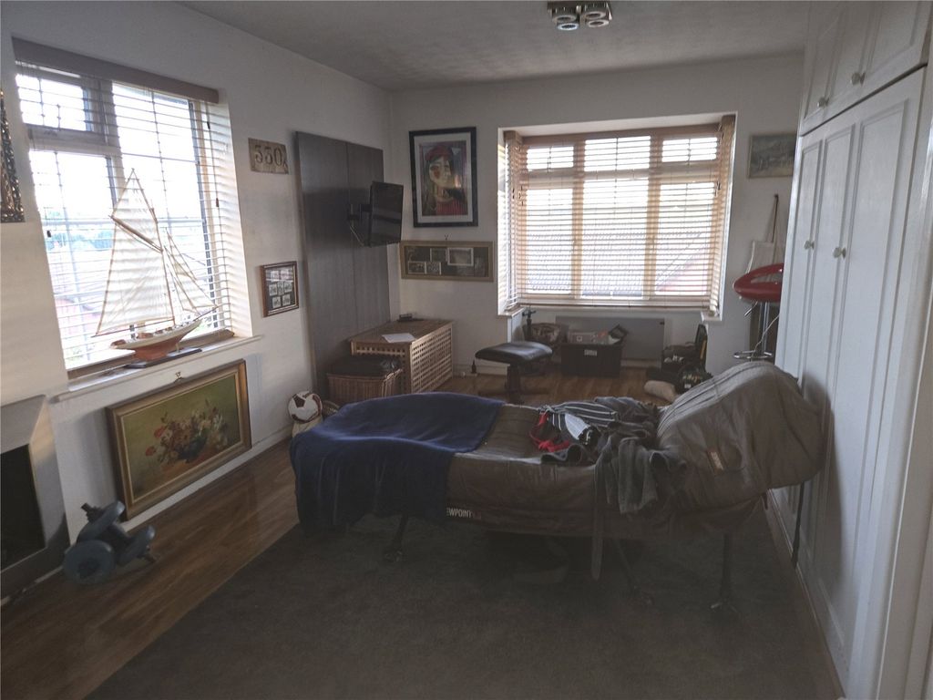 Property photo 2 of 5 Lounge