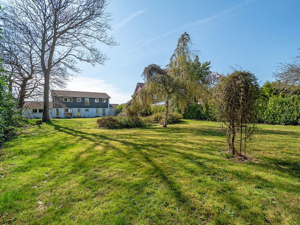 Property photo 1 of 32
