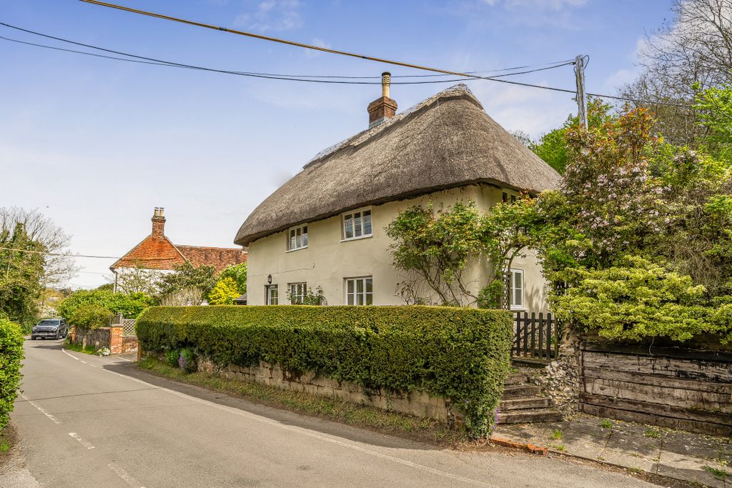 Property photo 1 of 20