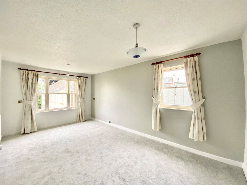 Property photo 2 of 12 Picture No. 04