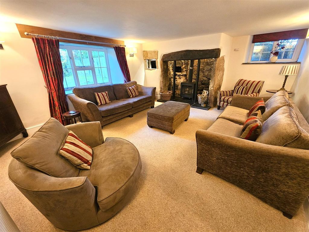 Property photo 2 of 37 Sitting Room.Jpg