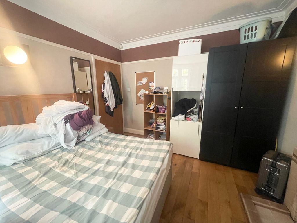 Property photo 3 of 6