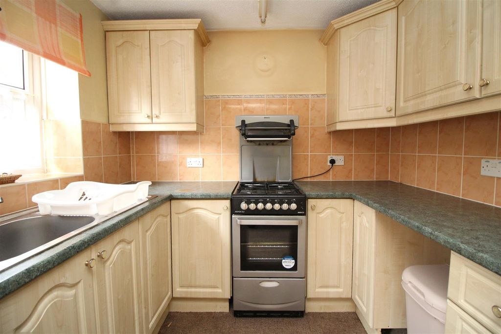 Property photo 3 of 12 Kitchen.Jpg