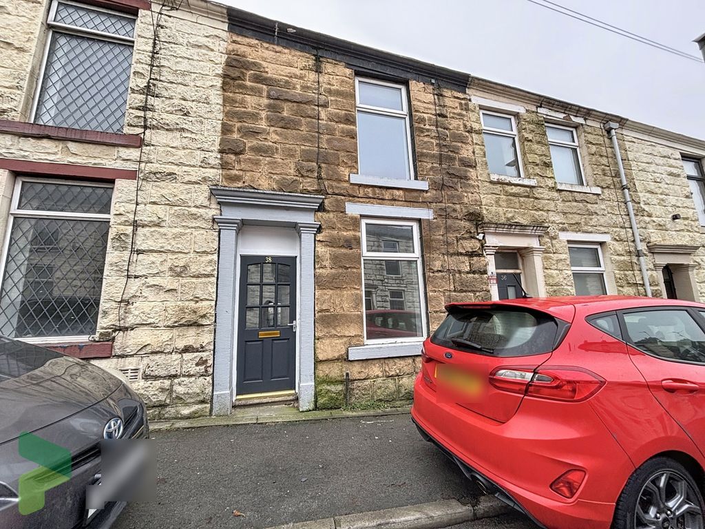 Property photo 3 of 10 Outside