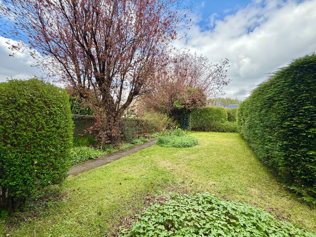 Property photo 2 of 32