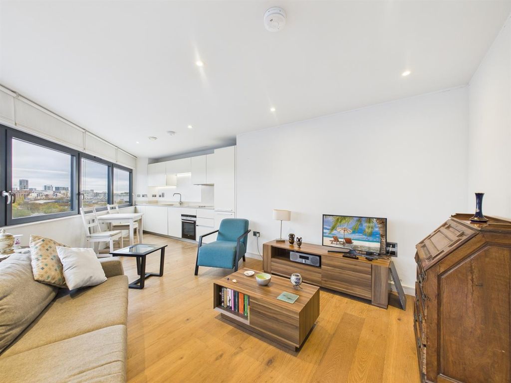 Property photo 2 of 11 Cam02664G0-Pr0119-Still002.Jpg