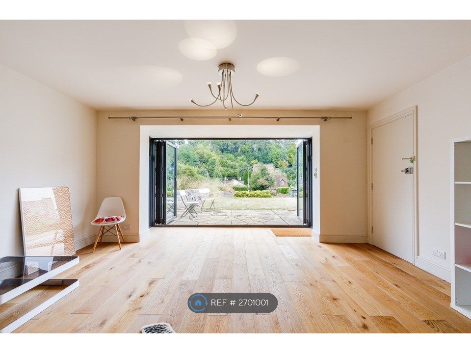 Property photo 1 of 15 Contemporary Ground Floor Flat