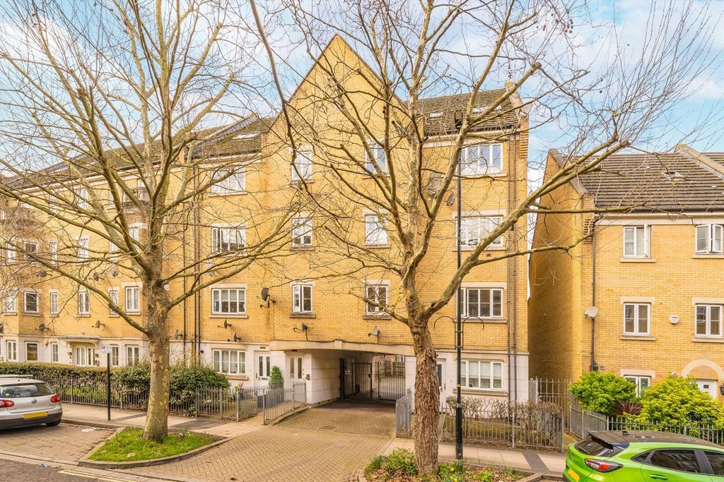 Property photo 1 of 8