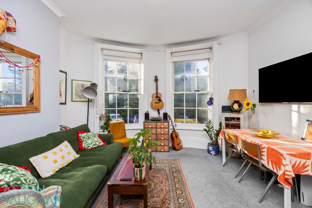 Property photo 2 of 12 5728111