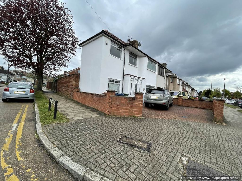 Property photo 2 of 22