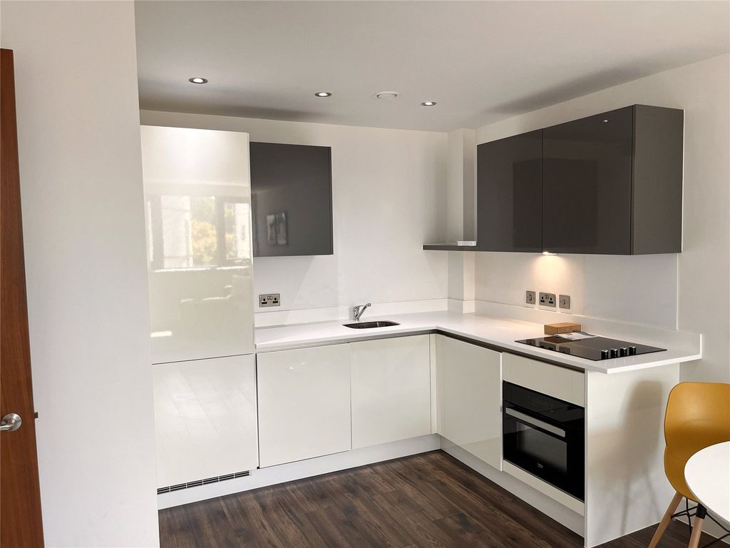 Property photo 3 of 7 Kitchen