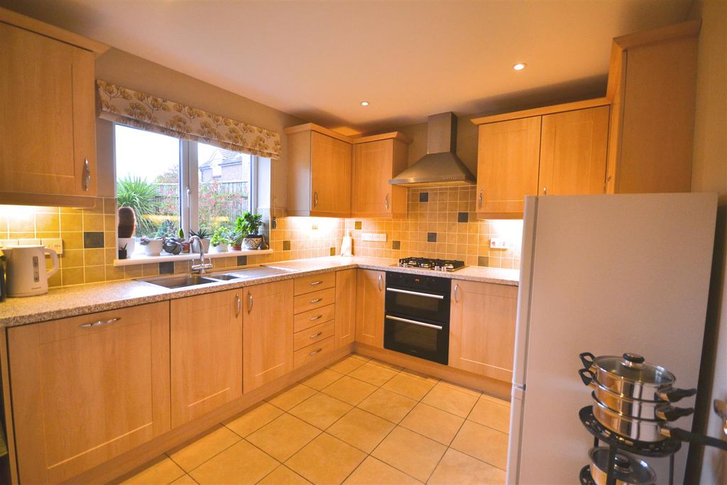 Property photo 3 of 20 0047.Png