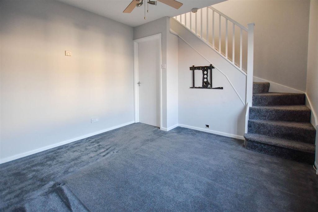 Property photo 2 of 11 Dsc_1464-1.Jpg