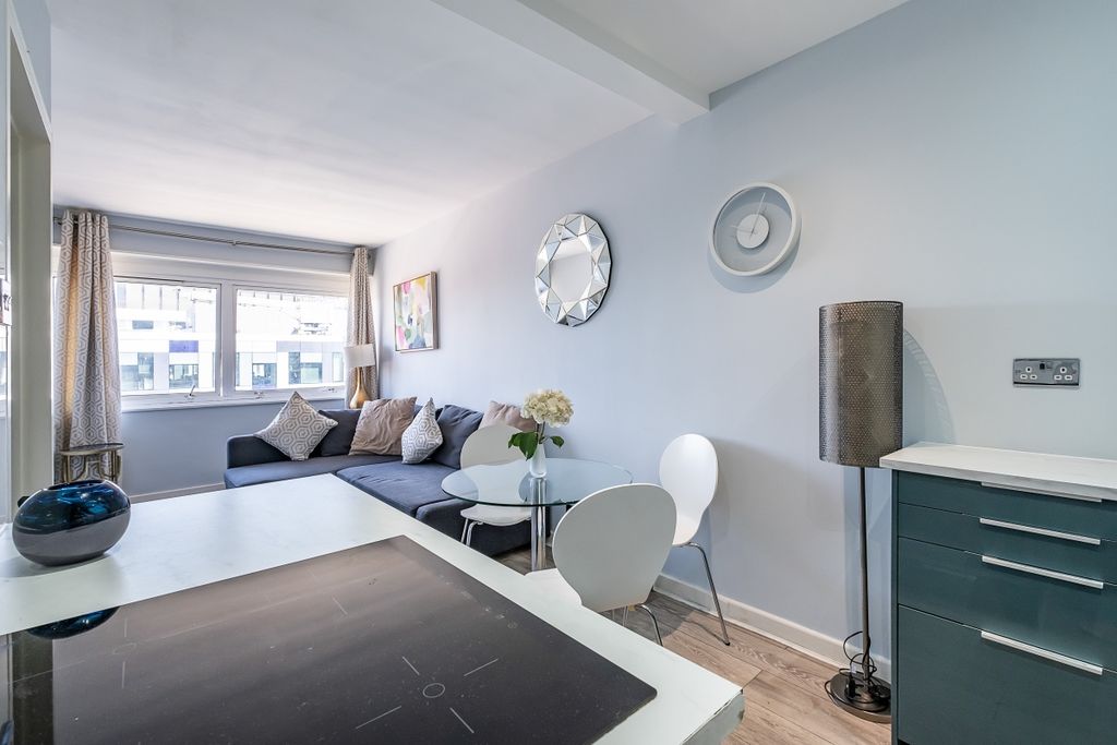 Property photo 1 of 9 King-Regents-Plac...