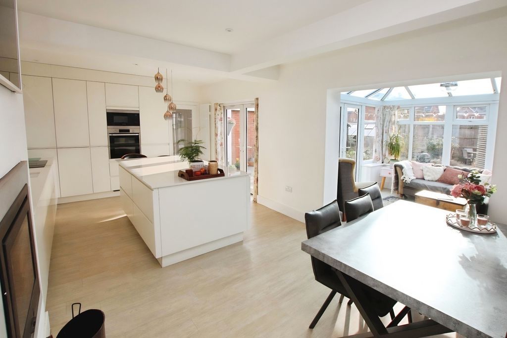 Property photo 1 of 22 Kitchen Dine Photo 4