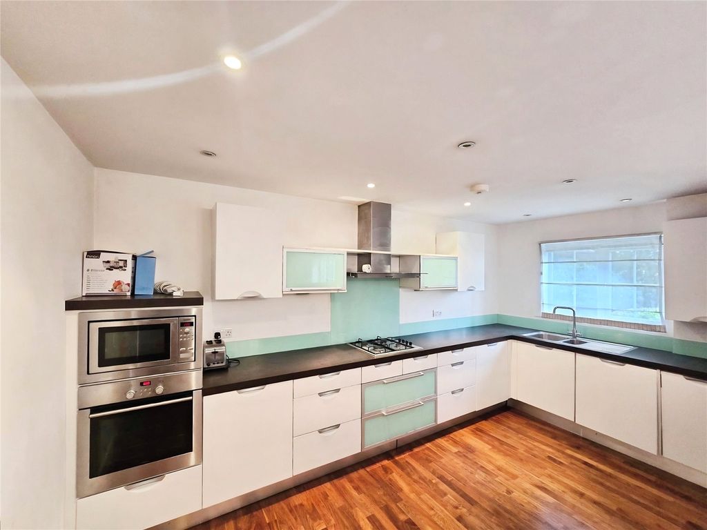 Property photo 3 of 8 Picture No. 19