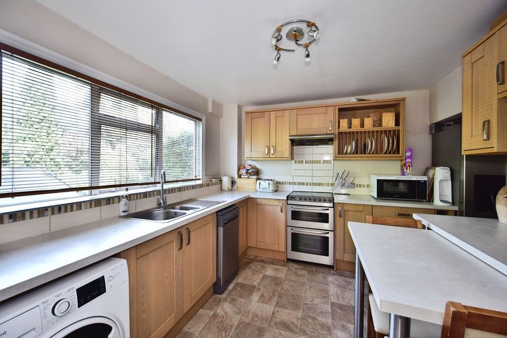 Property photo 2 of 15 Kitchen