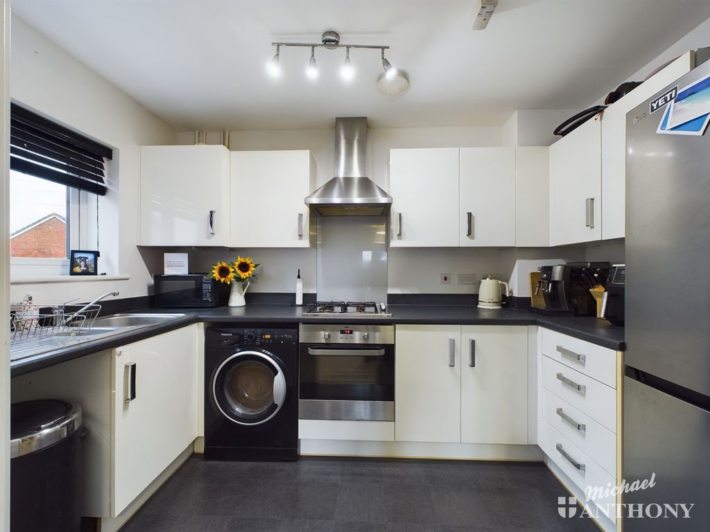 Property photo 3 of 9 Cam02773G0-Pr0236-Still012