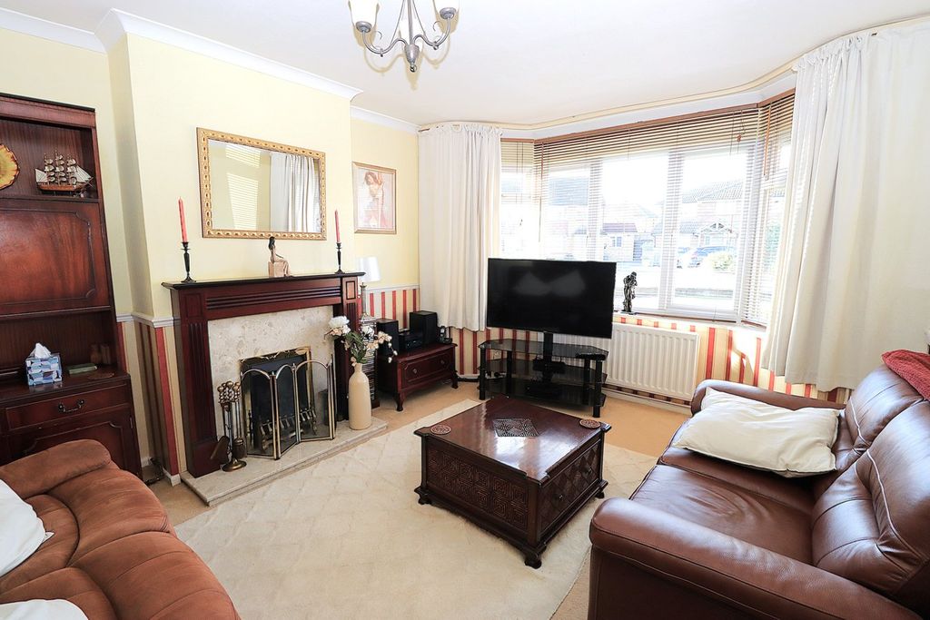 Property photo 2 of 9