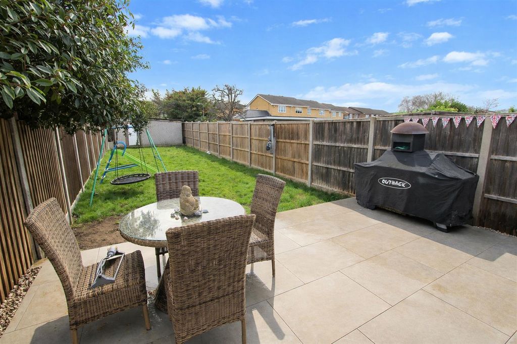 Property photo 2 of 20 Garden.Jpg