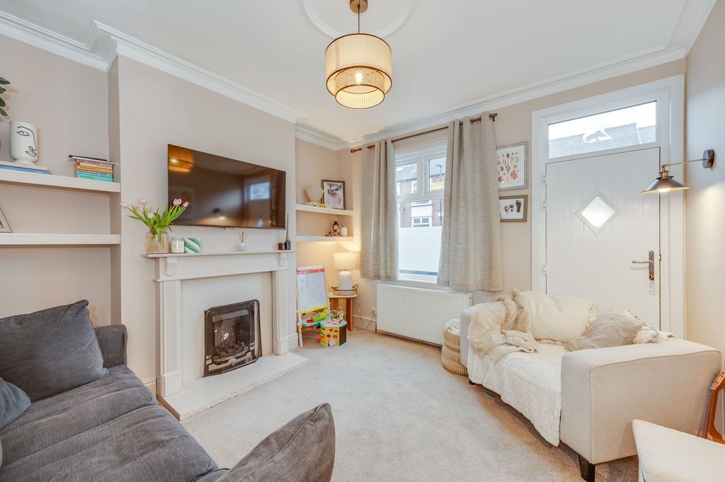 Property photo 2 of 20