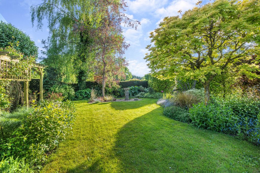 Property photo 3 of 20 Garden