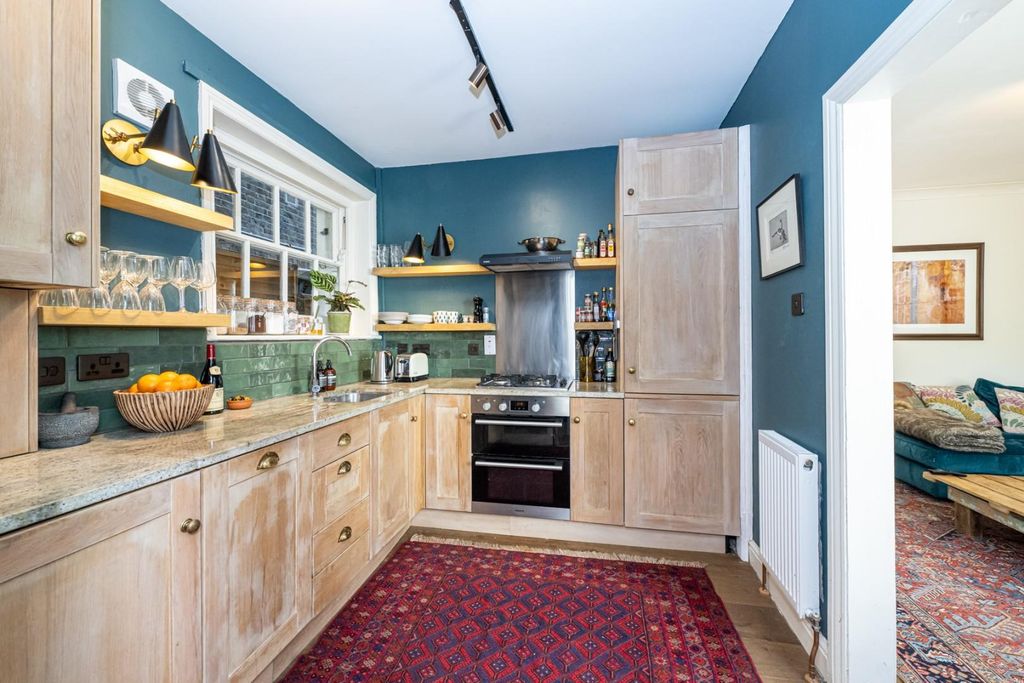 Property photo 3 of 10