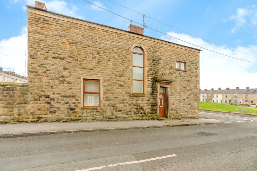 Property photo 1 of 16 Picture No. 15